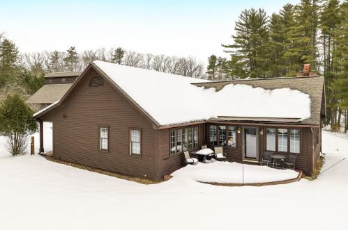 507 Page Rd, Concord, NH 03304