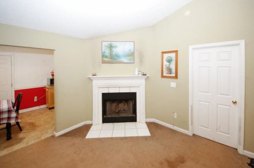 182 Livingston Ln, Porterdale, GA 30016-8099