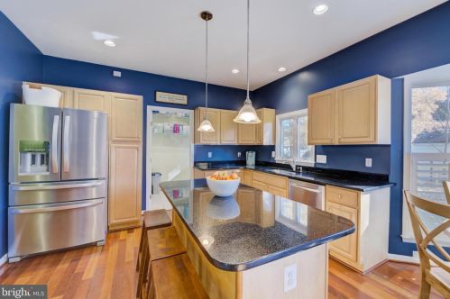 4933 Aspen St, Shady Side MD  20764-9667 exterior