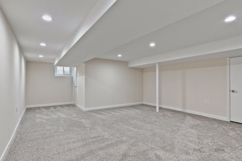 1019 Castlewood Ln, Bannockburn IL  60015-2609 exterior