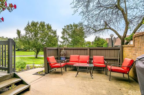 510 Westgate Dr, Edison, NJ 08820-1174