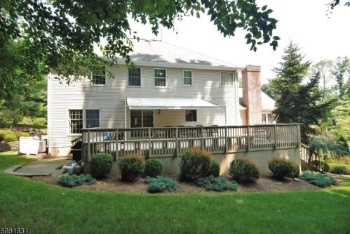 4 Everest Dr, Hackettstown NJ  07840-2844 exterior