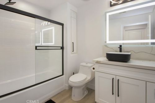2117 Watermarke Pl, Irvine CA  92612-1698 exterior