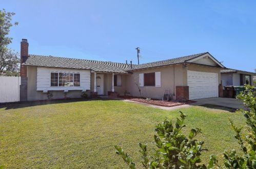 1502 Flora St, Santa Ana, CA 92704-5702