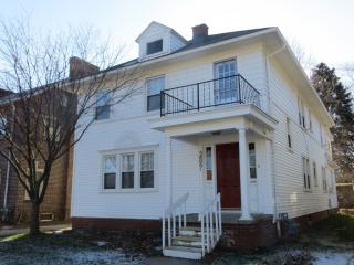 3809 Monroe St, Toledo OH  43606-3911 exterior
