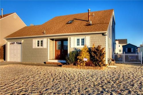 75 Wind Jammer Ct, Berkeley Township, NJ 08721-1412