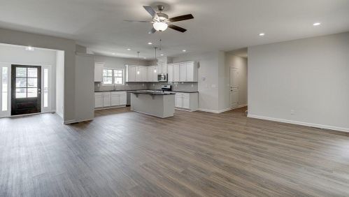 645 Lakeview Bnd Cir, Jefferson GA  30549-7061 exterior