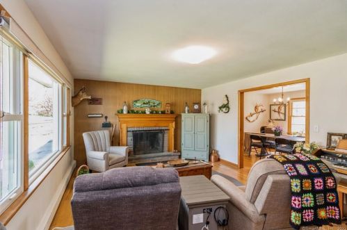 136 Beverly Rd, Torrington CT  06790-4059 exterior
