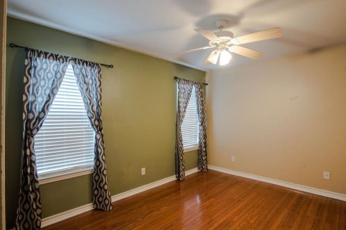 1605 Baxley St, Carrollton TX 75006-6043 exterior