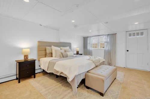 59 Lakeview Terrace Ext, Sandy Hook CT  06482-1467 exterior