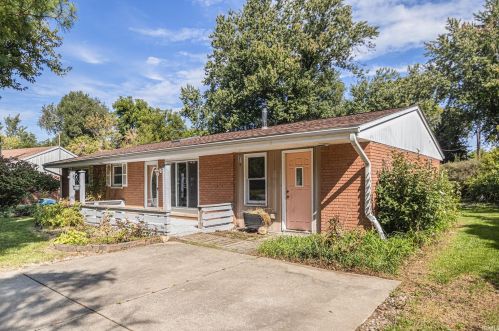506 Superior St, Osceola, IN 46561-2656