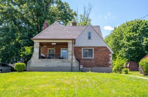 6929 Clovernook Ave, Cincinnati, OH 45231-5527