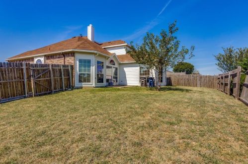 7529 Grass Valley Trl, Fort Worth TX  76123-2876 exterior