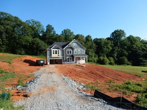 201 Sterling Meadows Dr, Demorest, GA 30535-5195