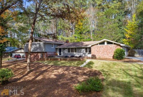 5644 Stillwater Ct, Stone Mountain, GA 30087-1645