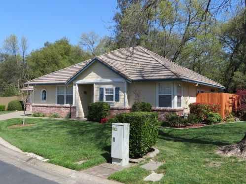 8001 Auburn Oaks Village Ln, Citrus Heights, CA 95610-0700