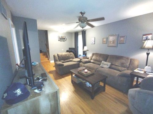 10530 Troy St, Chicago, IL 60655-2028