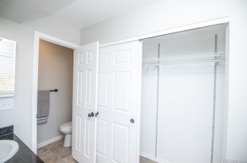 6297 Niagara Ct, Englewood CO 80112-1011 exterior