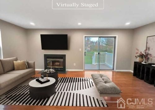 135 Castle Pointe Blvd, Piscataway, NJ 08854-5068