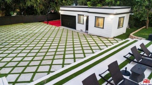 1616 Wabasso Way, Glendale CA  91208-2441 exterior