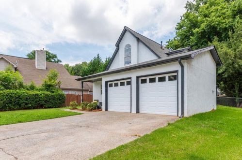 625 Lockhart Ct, Marietta, GA 30066-2585