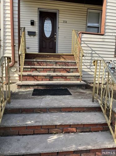 352 32nd St, Paterson, NJ 07504-1639