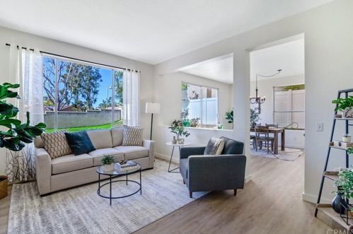 11 Parrell Ave, El Toro, CA 92610-1907