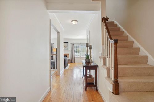 3029 Federal Hill Dr, Falls Church, VA 22044-2905