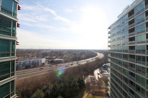 9715 Woods Dr, Skokie IL  60406-4438 exterior