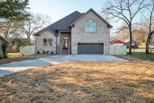 1520 Saunders Ave, Madison, TN 37115-5330