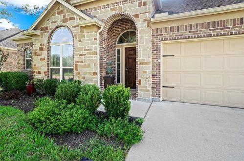 2827 Intrepid Trl, Richmond, TX 77471-6322