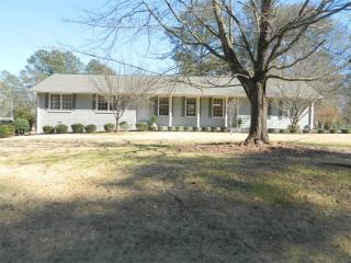 207 Rhodes Dr, Marietta, GA 30068-3675