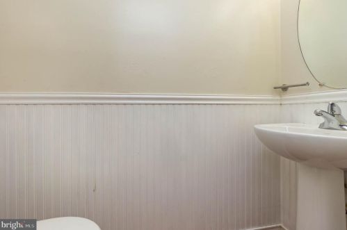 355 Mount Royal Ave, Aberdeen MD  21001-1946 exterior