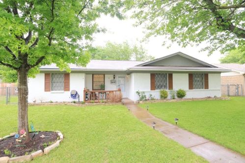 1618 Yukon Dr, Garland TX  75040-5266 exterior