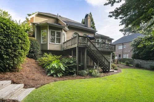 710 Lake Summit Dr, Atlanta GA  30342-1919 exterior