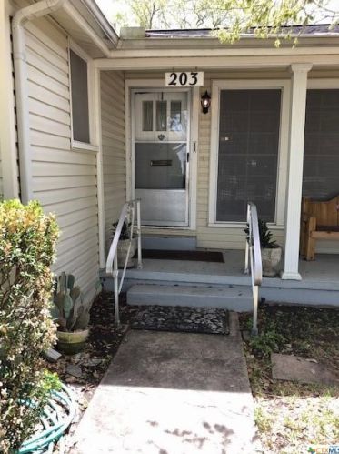 203 Warren Ave, Victoria, TX 77901-4843