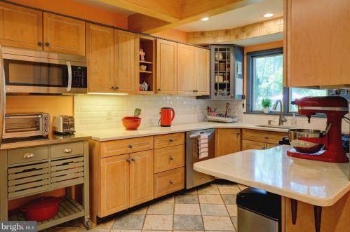 151 Cedar Ln, Princeton NJ  08540-5349 exterior