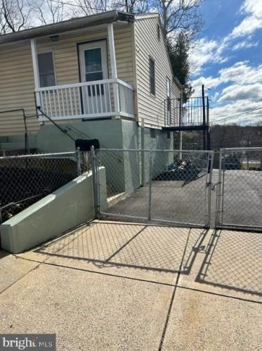 463 Juniata St, Lancaster PA  17602-4445 exterior