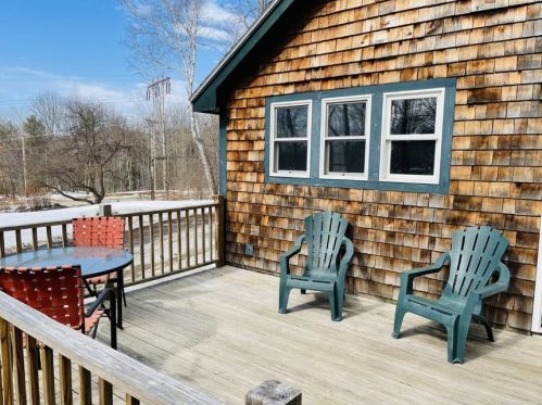 228 Mount Prospect Rd, Holderness, NH 03245-5130