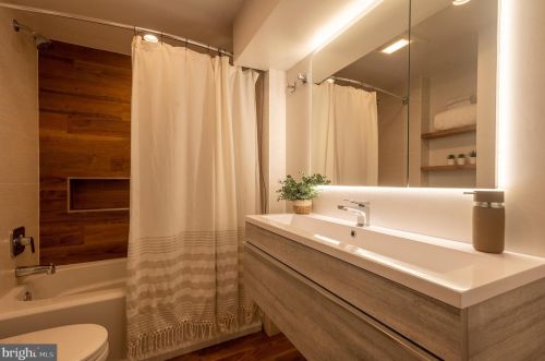 9907 Markham St, Silver Spring MD 20901-2233 exterior