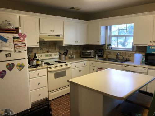 902 Travis Dr, Statesboro, GA 30461-2796