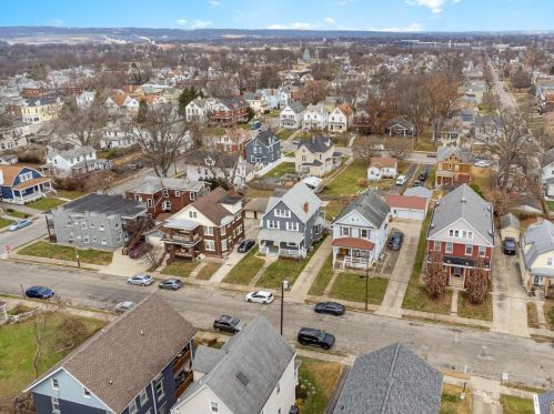 1912 Delaware Ave, Cincinnati OH  45212-3621 exterior