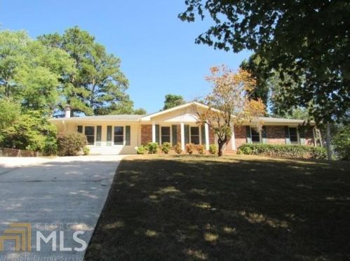 2541 Creekview Dr, Marietta GA  30008-5008 exterior
