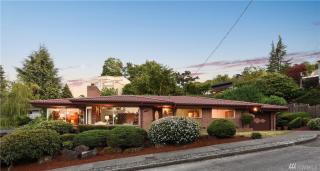 5521 Oakhurst Pl, Seattle, WA 98118-3009