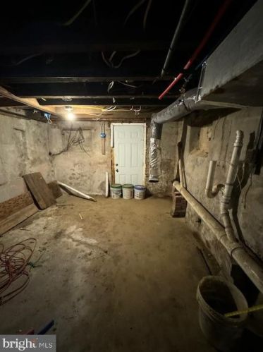 129 63rd St, Philadelphia PA 19142-2303 exterior