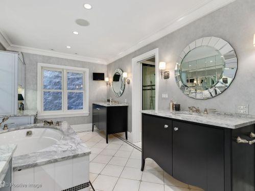 1913 Howe St, Chicago IL  60614-5127 exterior