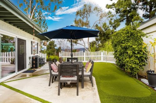 6421 Calle Del Norte, Anaheim CA  92807-4203 exterior