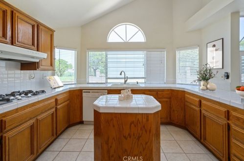 1901 Praed St, Riverside CA  92503-6630 exterior