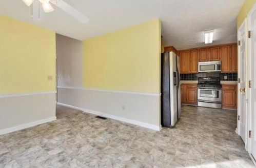 100 Lost Springs Ln, Atlanta GA  30331-7399 exterior