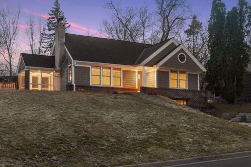 5217 Hollywood Rd, Minneapolis MN  55436-1422 exterior